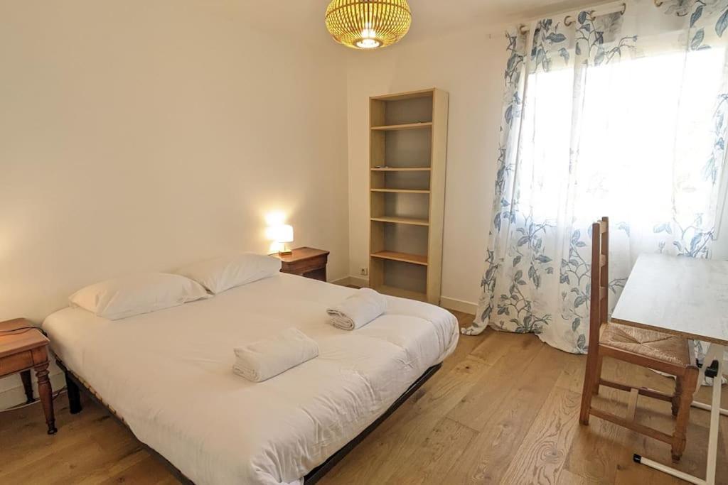 Le 828 : Appartement En Plein Centre De 반느 외부 사진