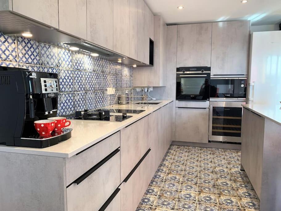 Le 828 : Appartement En Plein Centre De 반느 외부 사진