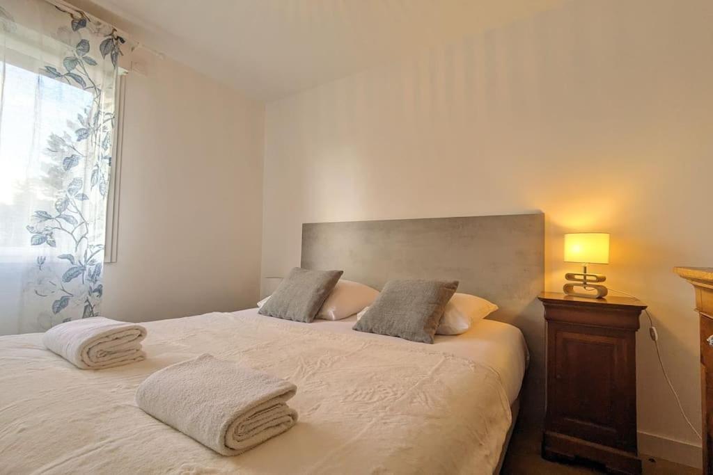 Le 828 : Appartement En Plein Centre De 반느 외부 사진