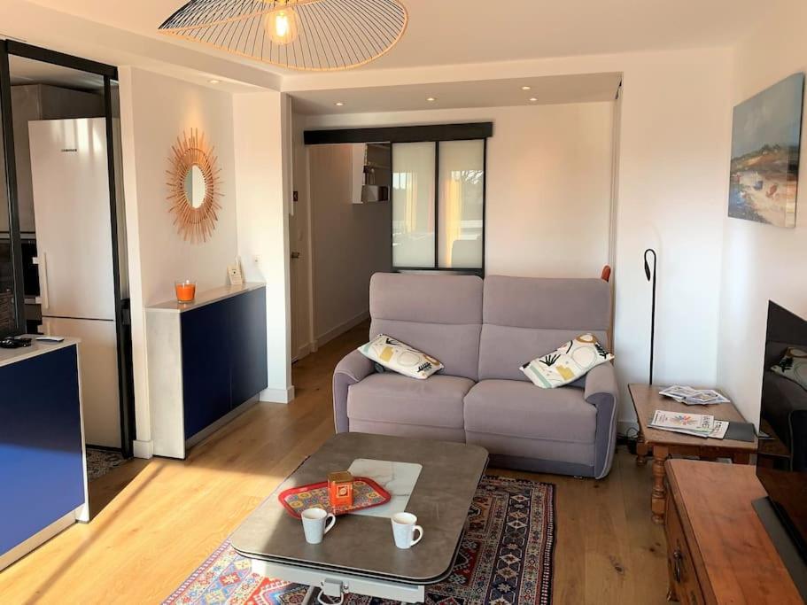Le 828 : Appartement En Plein Centre De 반느 외부 사진