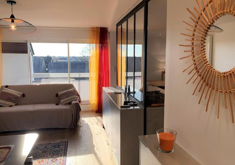 Le 828 : Appartement En Plein Centre De 반느 외부 사진